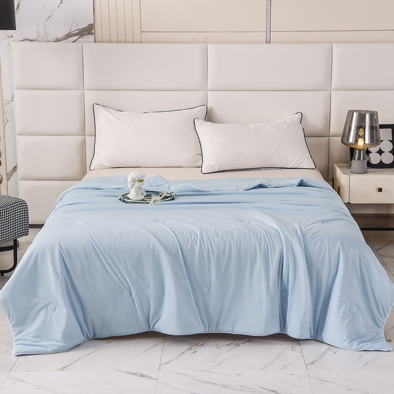 CoziCool Comforter: Instant Cooling for Hot Sleepers